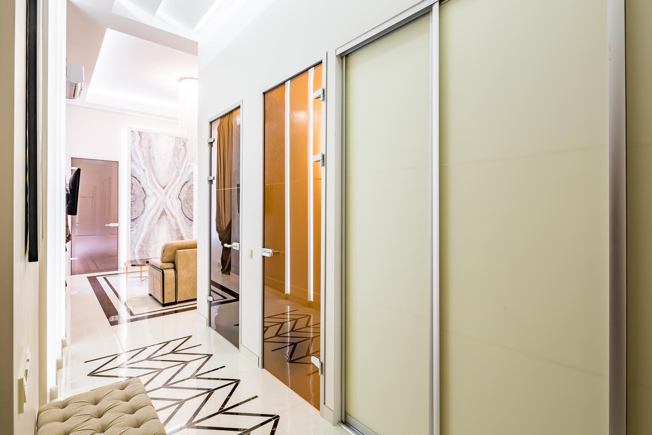 Leogrand Deluxe Apartments On Doroshenka 17 Lviv Exterior photo